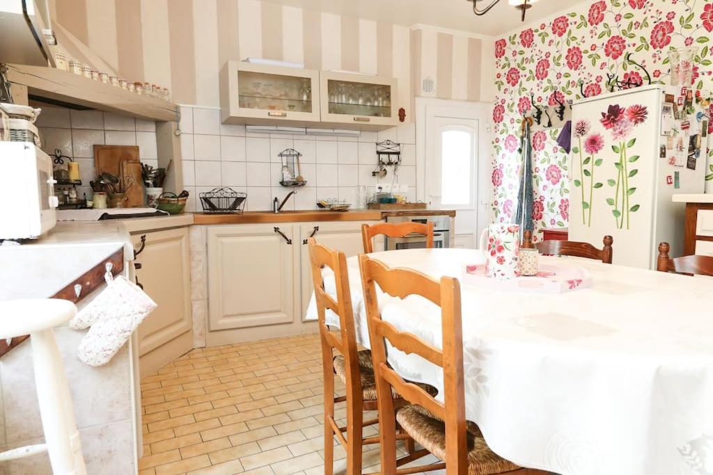 Charmante Maison Jardin A 100 Metres Du Clos Luce 阿姆博斯 外观 照片
